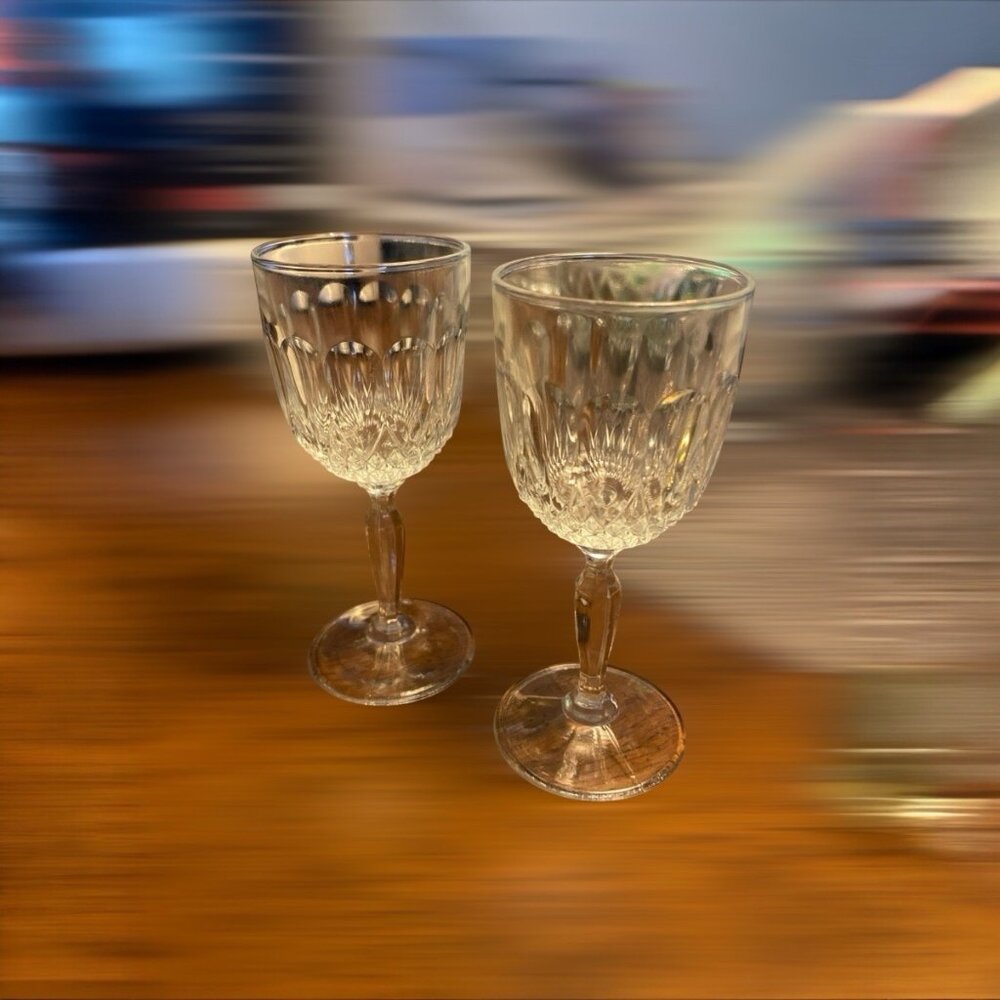 VMC REIMS (2) Vintage 3 7/8 X 1 3/4 Inch Cordial Glasses VMR3 Teardrop / Diamond